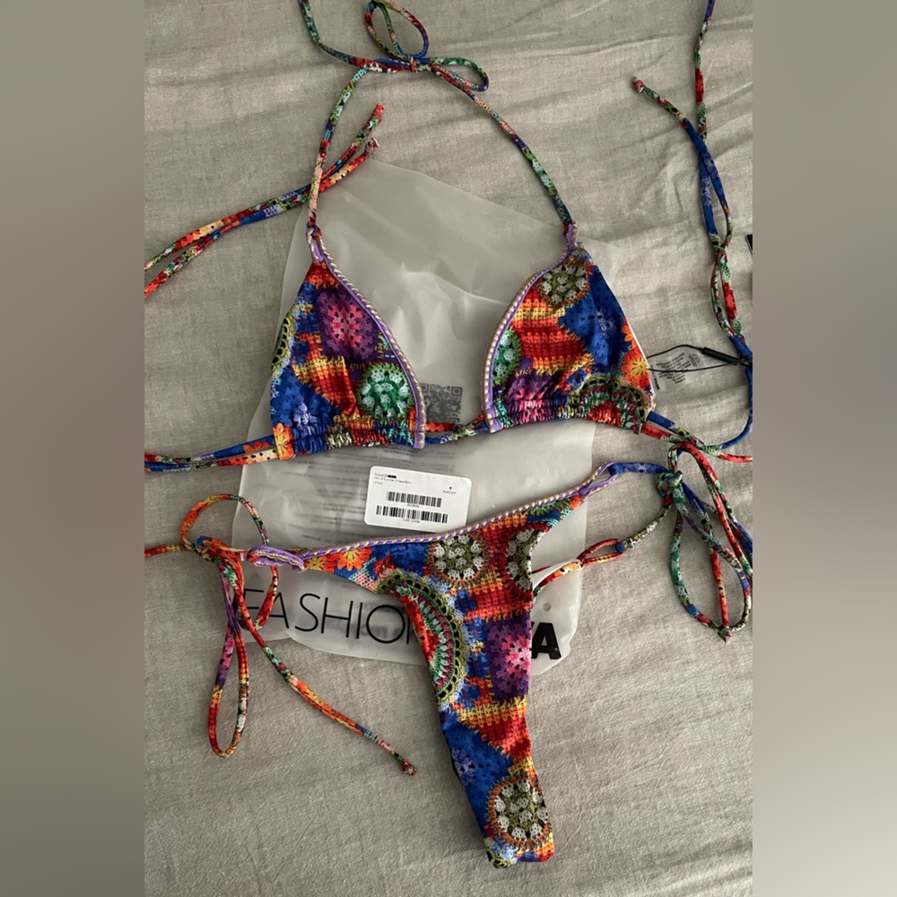Fashion nova thong bikini never worn size small